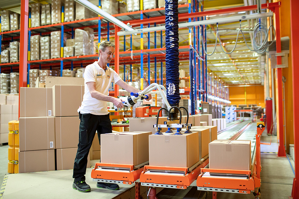 ergonomic handling in dm s textile distribution centre